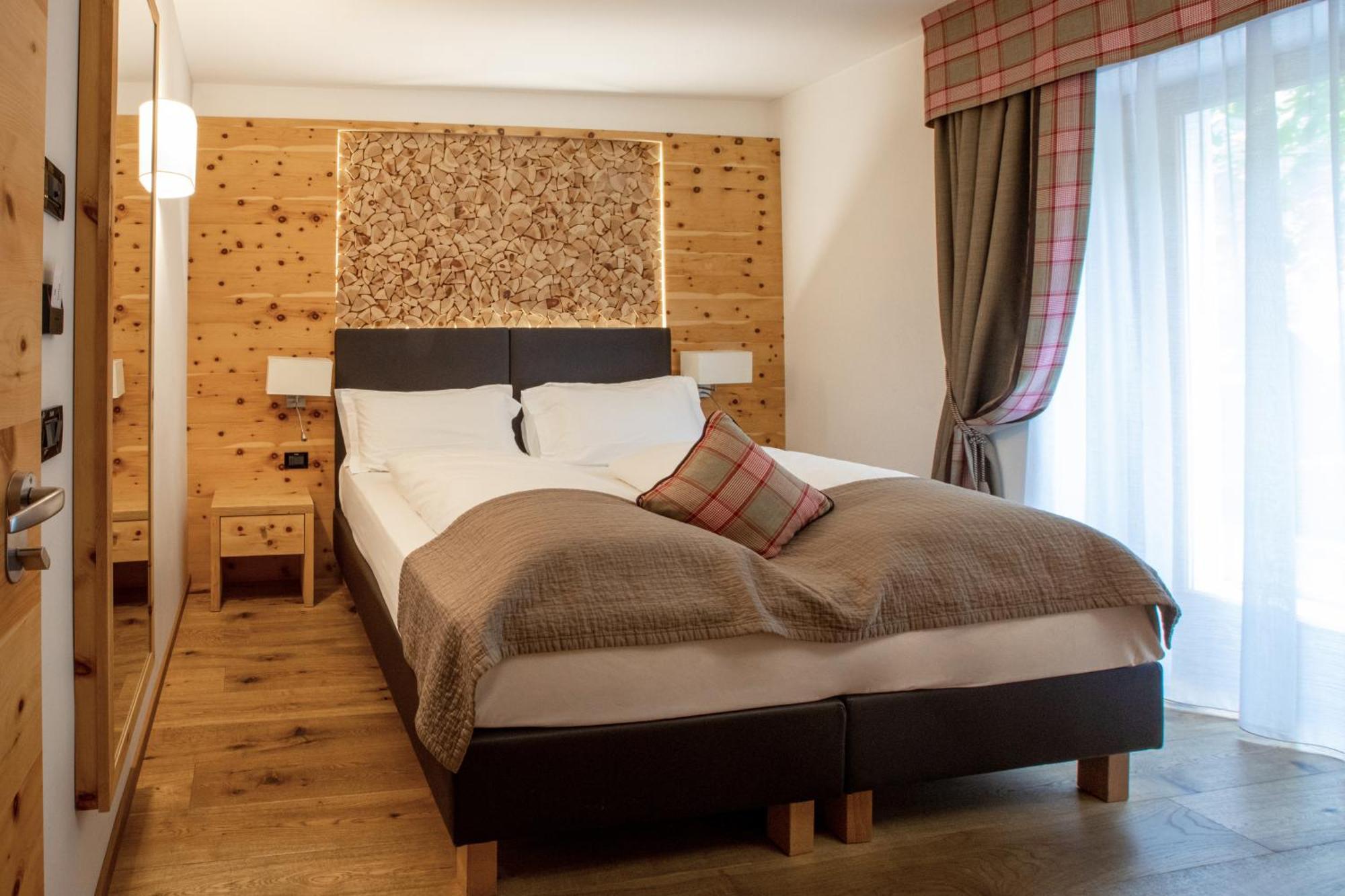 Hotel Ravelli Luxury Spa Mezzana  Εξωτερικό φωτογραφία