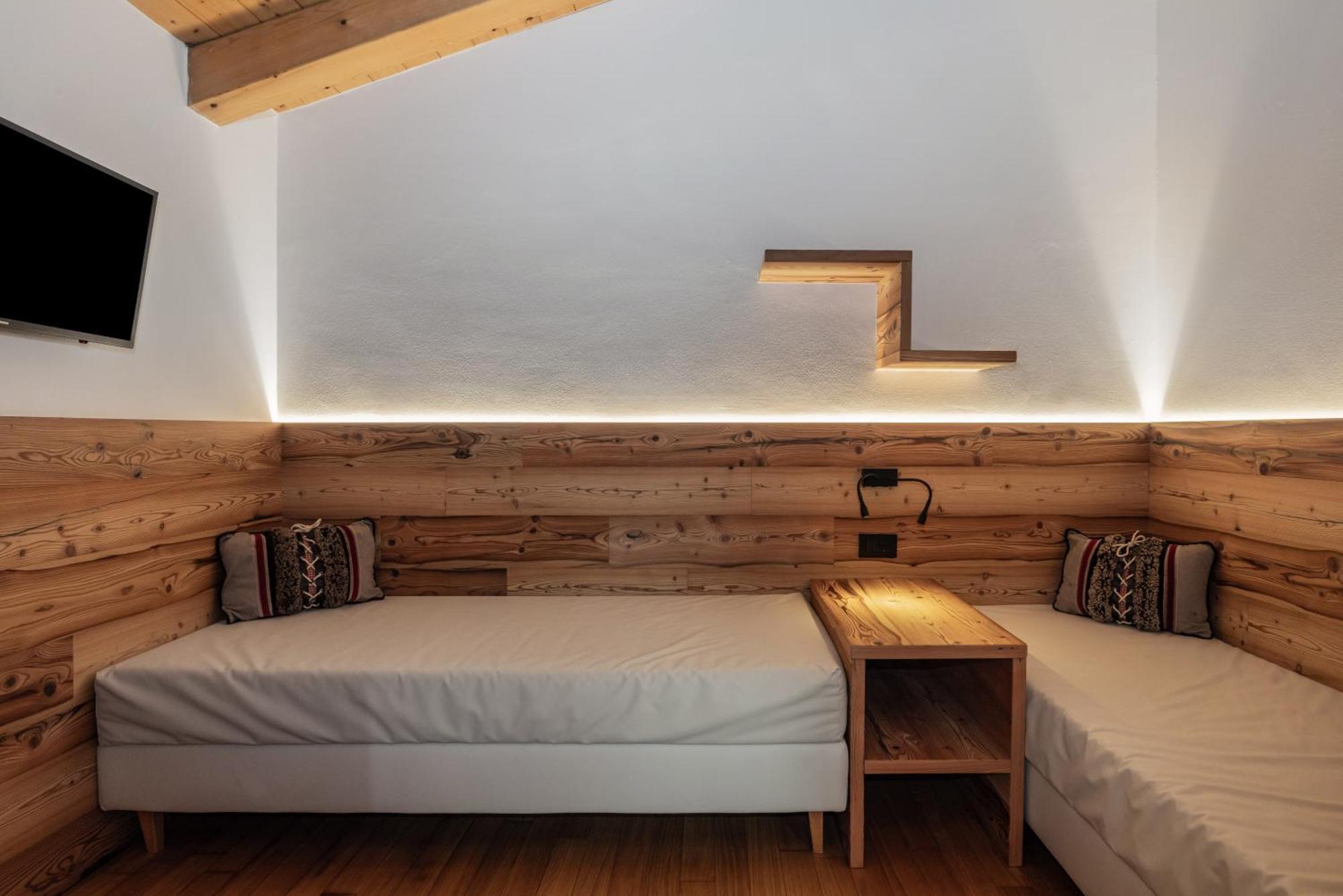 Hotel Ravelli Luxury Spa Mezzana  Εξωτερικό φωτογραφία