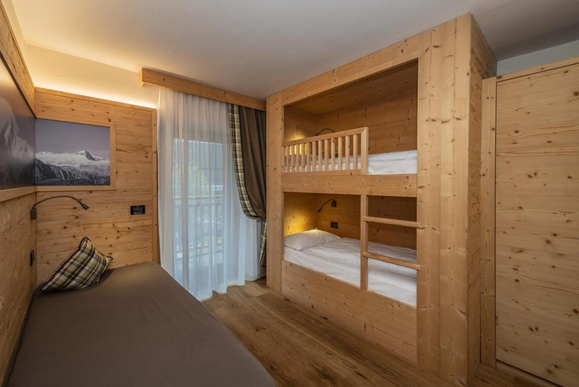 Hotel Ravelli Luxury Spa Mezzana  Εξωτερικό φωτογραφία