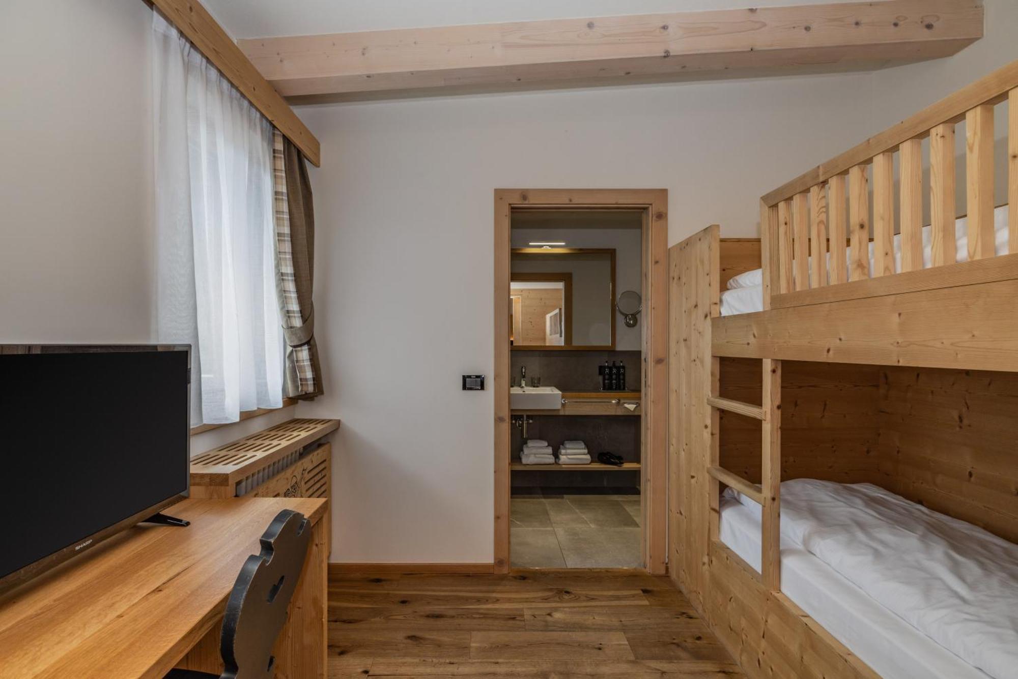 Hotel Ravelli Luxury Spa Mezzana  Εξωτερικό φωτογραφία