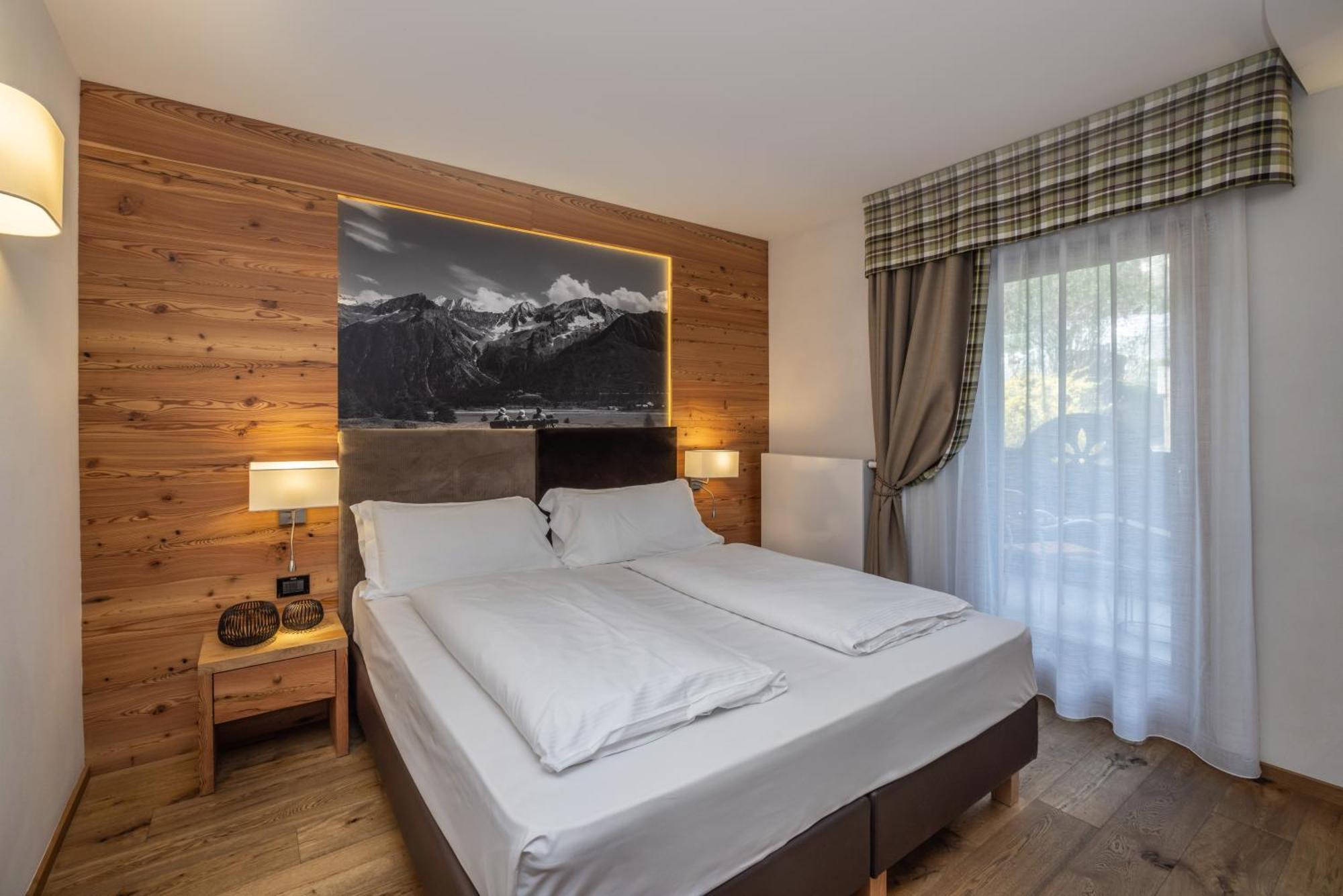 Hotel Ravelli Luxury Spa Mezzana  Εξωτερικό φωτογραφία