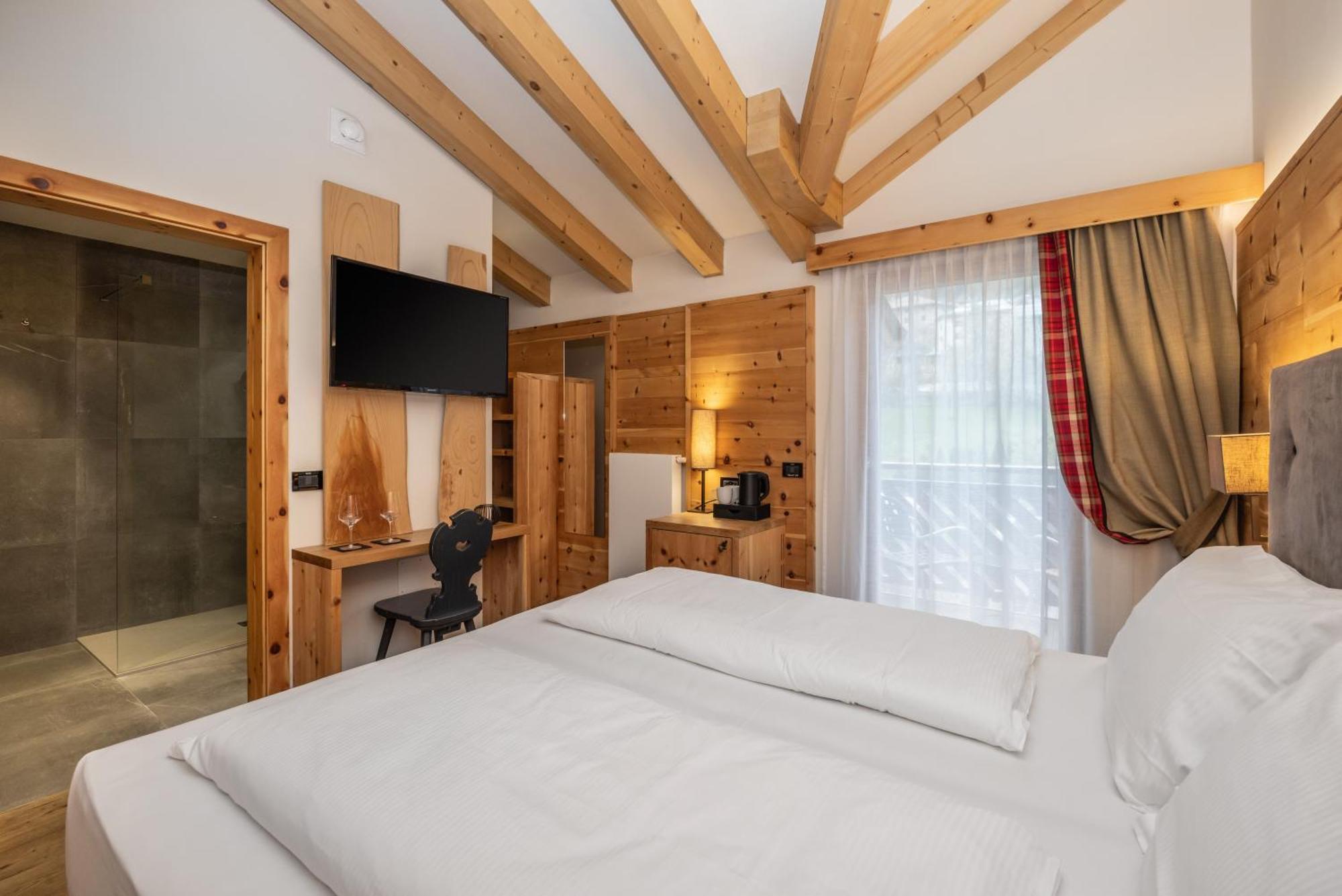 Hotel Ravelli Luxury Spa Mezzana  Εξωτερικό φωτογραφία