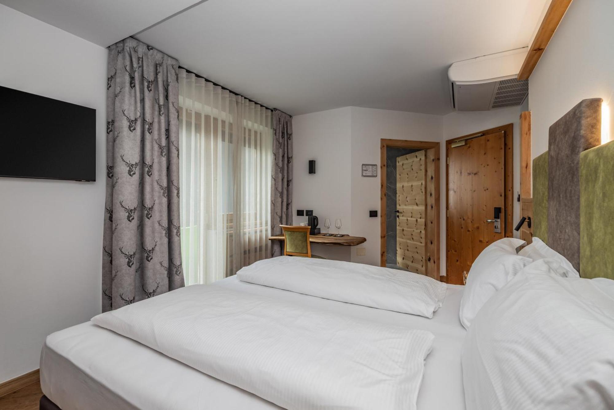 Hotel Ravelli Luxury Spa Mezzana  Εξωτερικό φωτογραφία