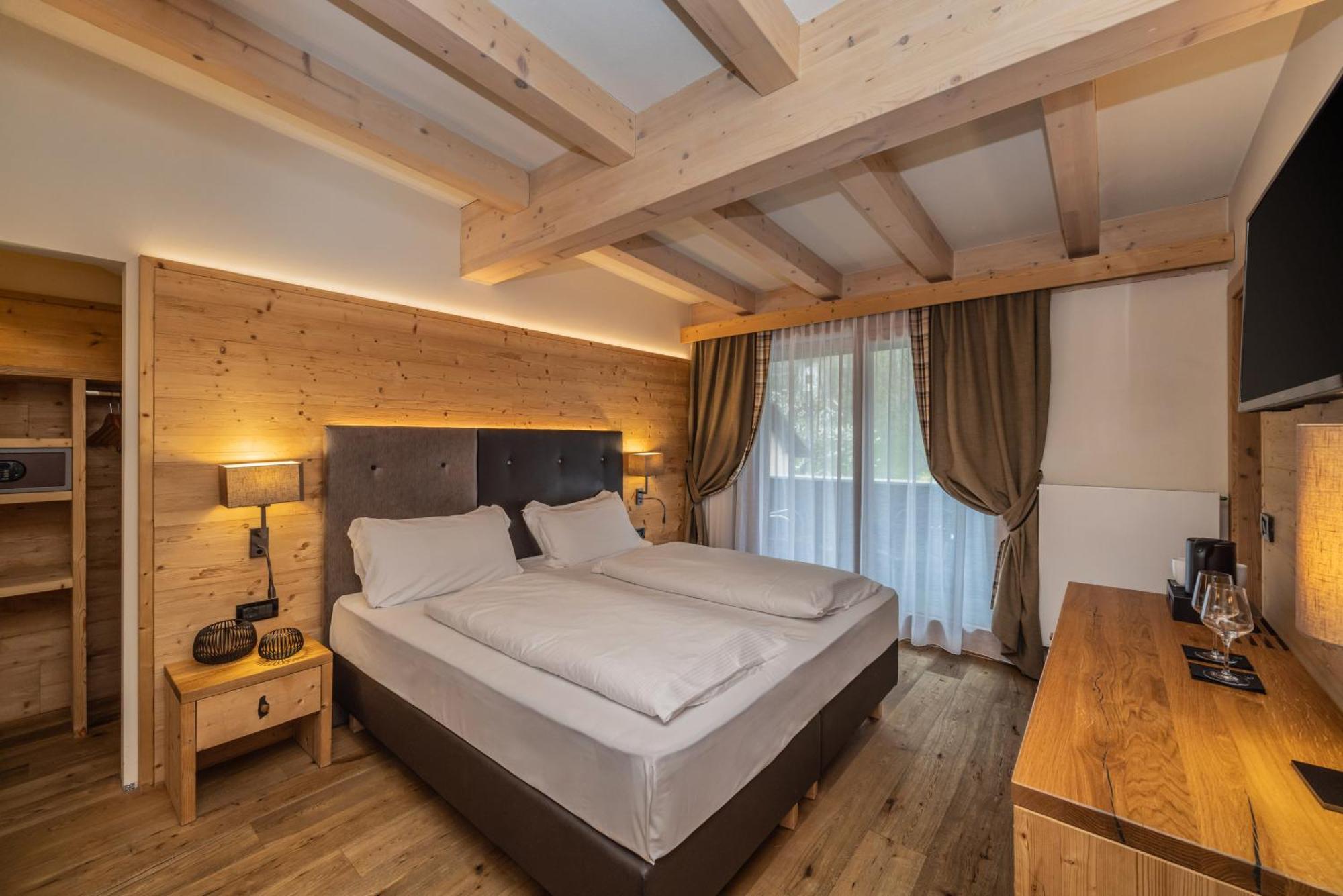 Hotel Ravelli Luxury Spa Mezzana  Εξωτερικό φωτογραφία