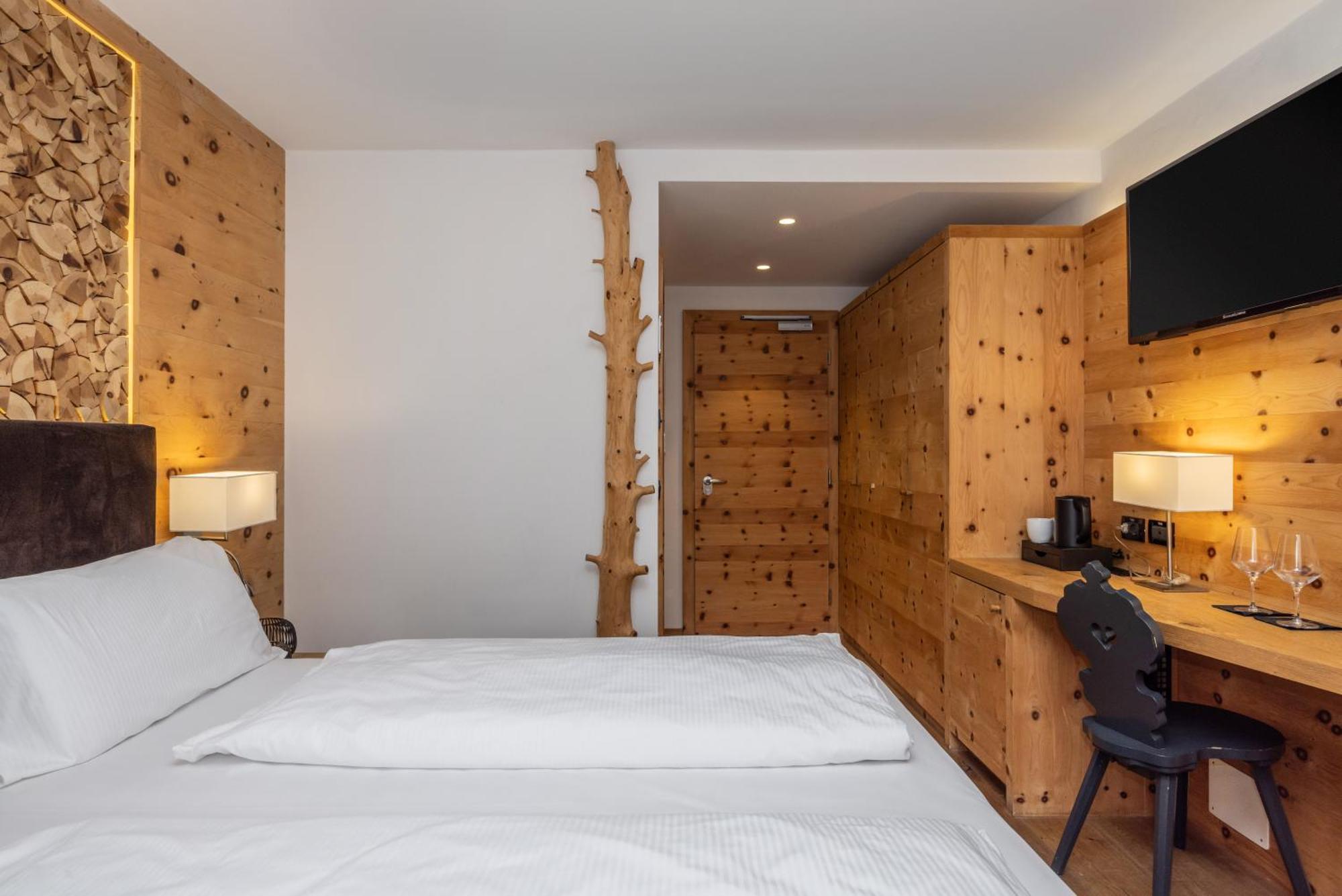 Hotel Ravelli Luxury Spa Mezzana  Εξωτερικό φωτογραφία