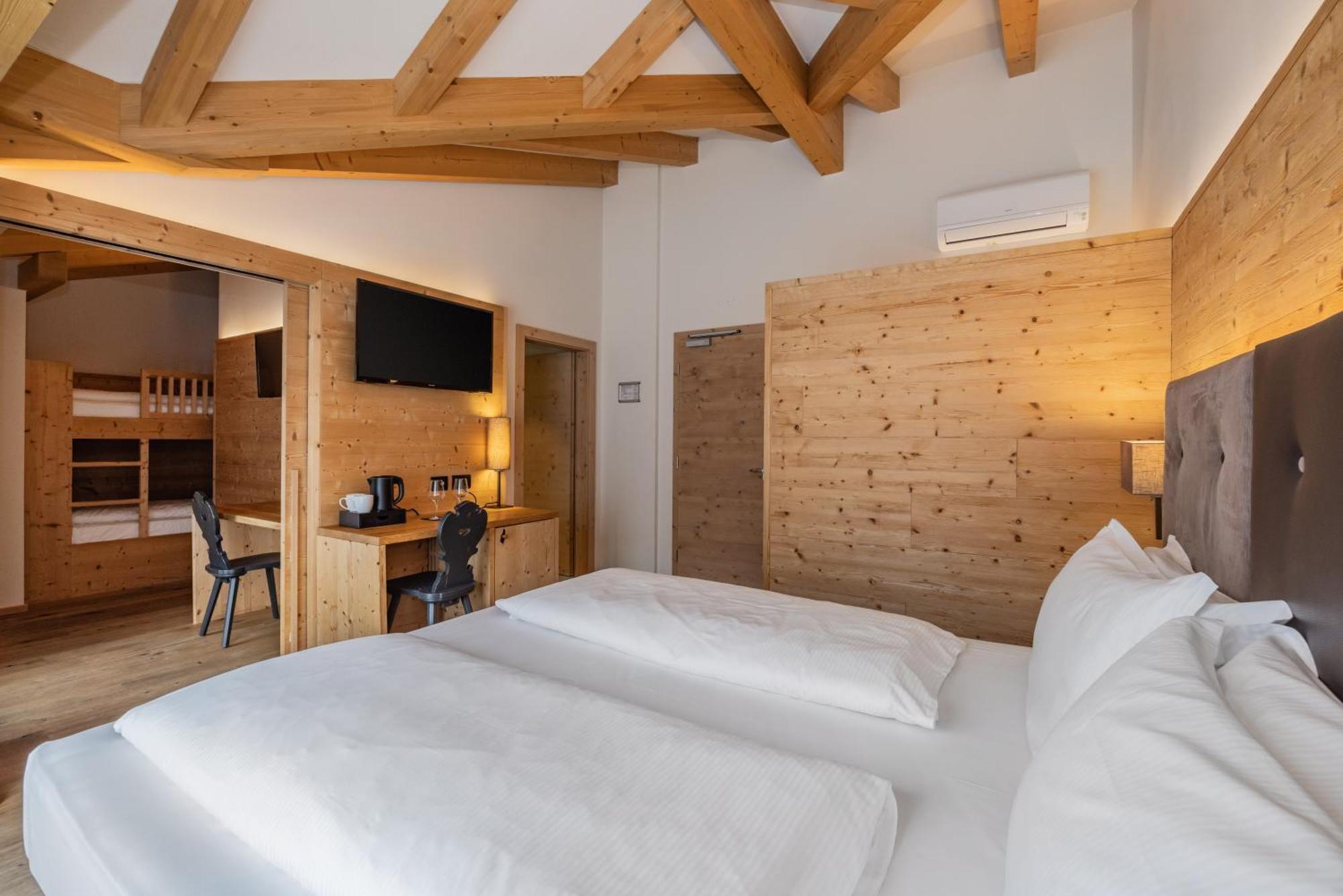 Hotel Ravelli Luxury Spa Mezzana  Εξωτερικό φωτογραφία