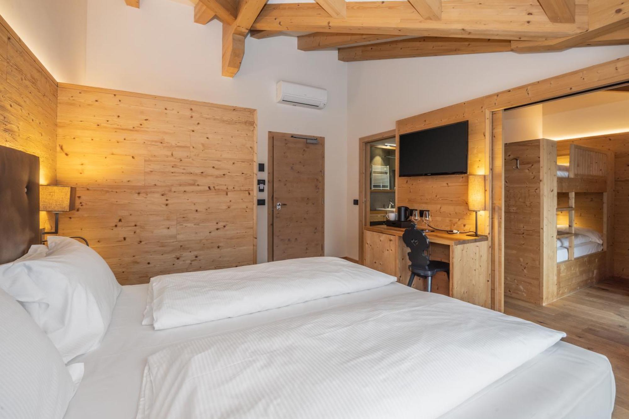 Hotel Ravelli Luxury Spa Mezzana  Εξωτερικό φωτογραφία