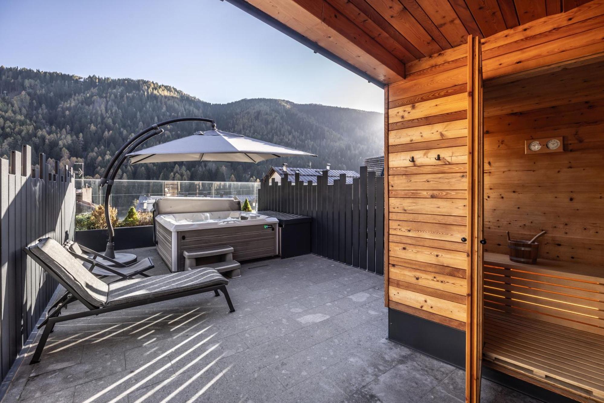 Hotel Ravelli Luxury Spa Mezzana  Εξωτερικό φωτογραφία